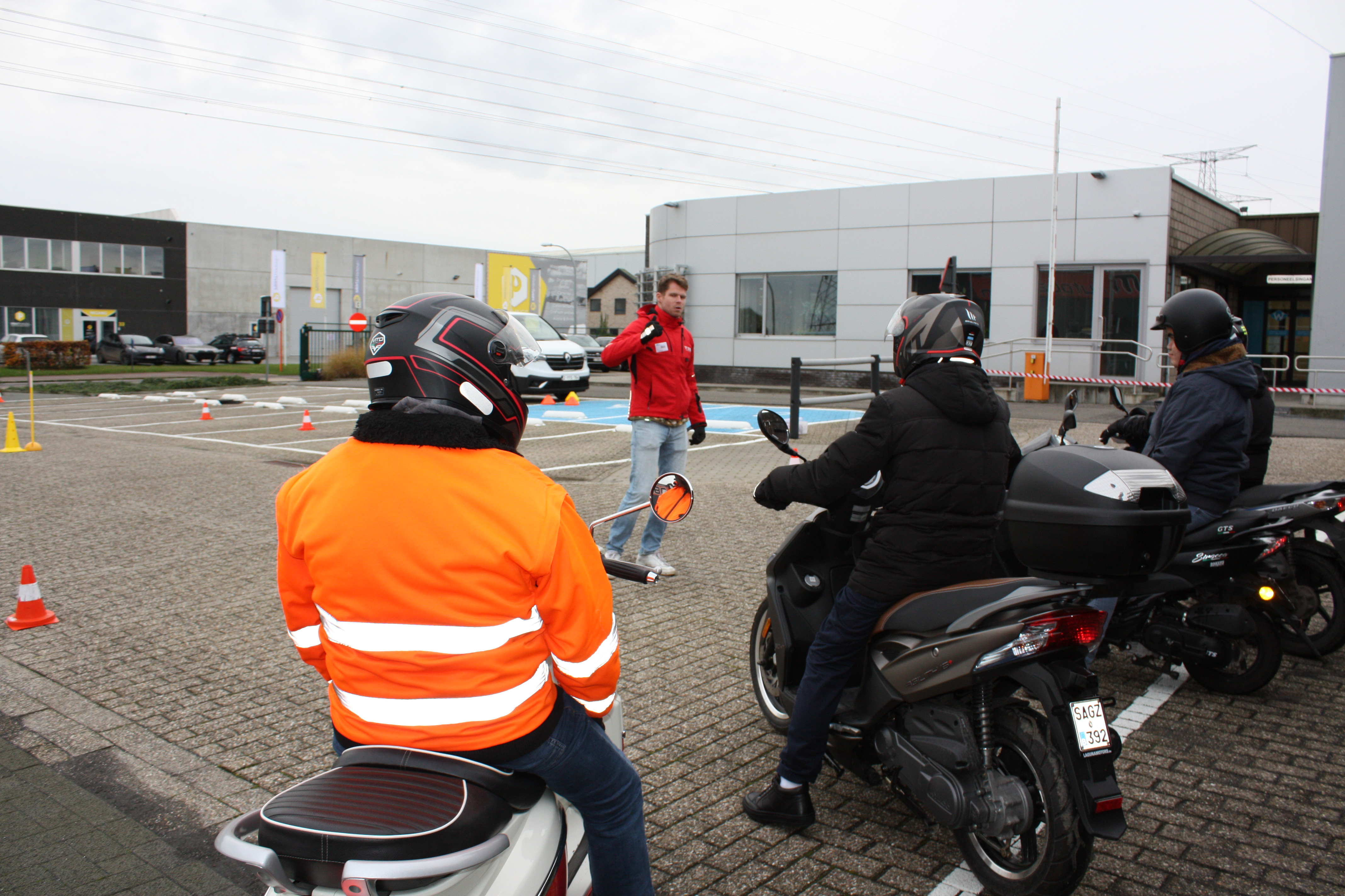 Veilig in het verkeer met fiets of bromfiets