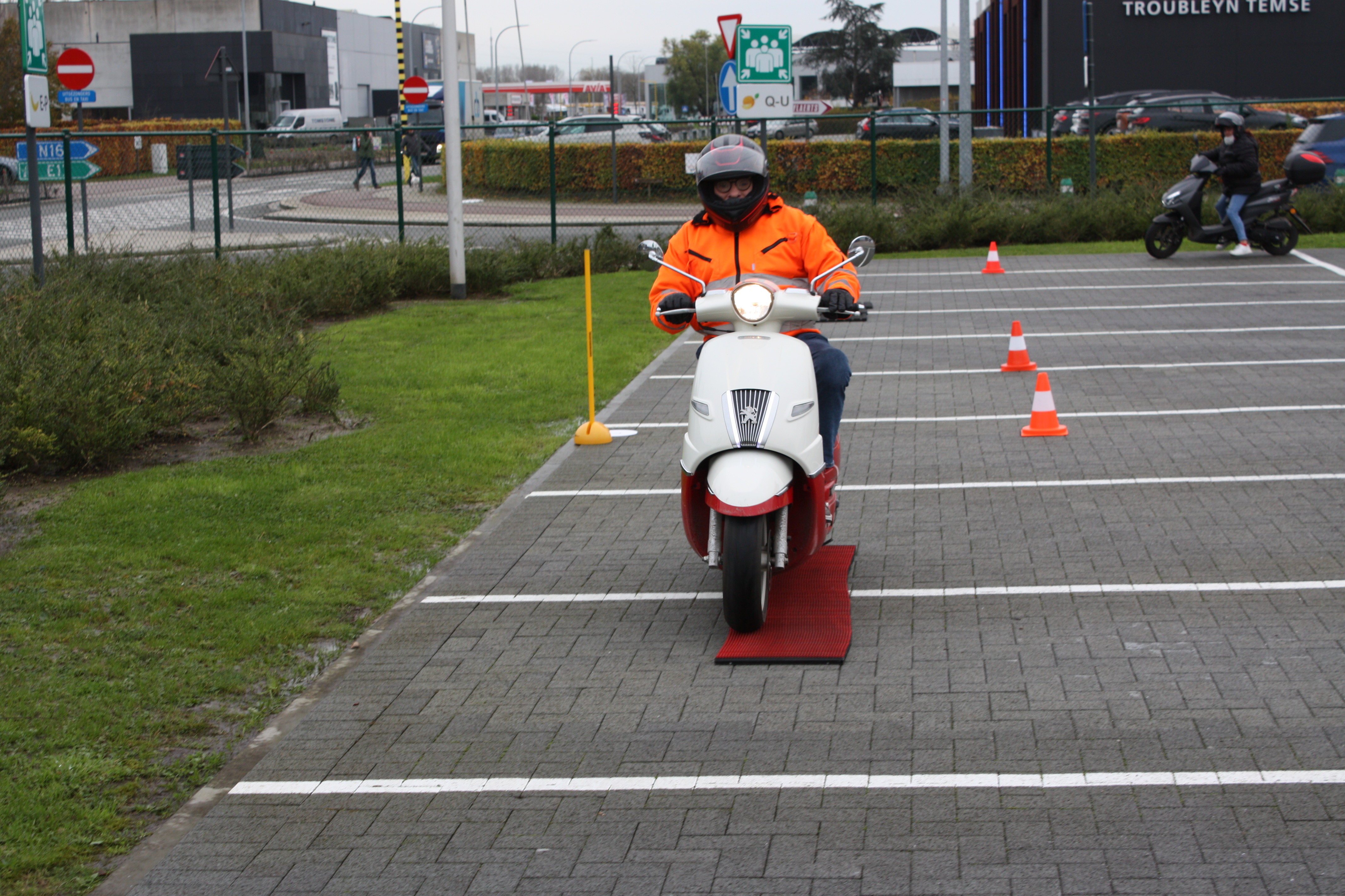 Veilig in het verkeer met fiets of bromfiets